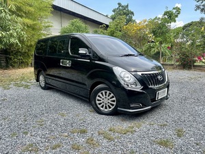 รถบ้าน รถมือสอง Hyundai H-1 2.5 Deluxe Van เกียร์ Auto ปี 2018 โดย หญิงรถบ้าน รถมือสองขอนแก่น ราคาถูก ผ่อนสบาย
