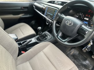 รถบ้าน รถมือสอง Toyota Hilux Revo Prerunner Smart Cab 2.4 เกียร์ MT ปี 2016 โดย หญิงรถบ้าน รถมือสองขอนแก่น ราคาถูก ผ่อนสบาย