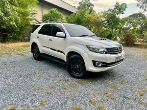 รถบ้าน รถมือสอง Toyota Fortuner 3.0 V เกียร์ Auto 2WD ปี 2015 โดย หญิงรถบ้าน รถมือสองขอนแก่น ราคาถูก ผ่อนสบาย