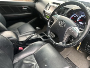 รถบ้าน รถมือสอง Toyota Fortuner 3.0 V เกียร์ Auto 2WD ปี 2015 โดย หญิงรถบ้าน รถมือสองขอนแก่น ราคาถูก ผ่อนสบาย