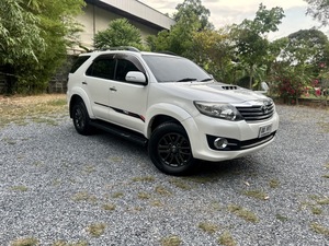 รถบ้าน รถมือสอง Toyota Fortuner 3.0 V เกียร์ Auto 2WD ปี 2015 โดย หญิงรถบ้าน รถมือสองขอนแก่น ราคาถูก ผ่อนสบาย