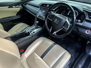 รถบ้าน รถมือสอง Honda Civic 1.8 i-VTEC รุ่น EL เกียร์ Auto ปี 2017  โดย หญิงรถบ้าน รถมือสองขอนแก่น ราคาถูก ผ่อนสบาย