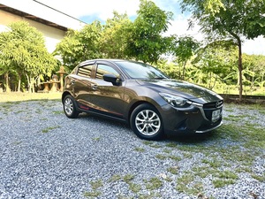 รถบ้าน รถมือสอง Mazda2 Hatchback 1.3 SkyActiv-G High Connect เกียร์ Auto ปี 2017 โดย หญิงรถบ้าน รถมือสองขอนแก่น ราคาถูก ผ่อนสบาย