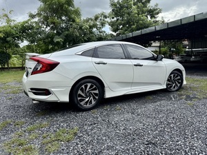 รถบ้าน รถมือสอง Honda Civic 1.8 i-VTEC รุ่น EL เกียร์ Auto ปี 2016 โดย หญิงรถบ้าน รถมือสองขอนแก่น ราคาถูก ผ่อนสบาย