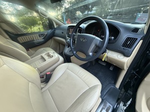 รถบ้าน รถมือสอง Hyundai H-1 2.5 Elite Plus เกียร์ Auto ปี 2016 โดย หญิงรถบ้าน รถมือสองขอนแก่น ราคาถูก ผ่อนสบาย