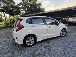 รถบ้าน รถมือสอง Honda Jazz 1.5 i-VTEC รุ่น S เกียร์ Auto ปี 2015 โดย หญิงรถบ้าน รถมือสองขอนแก่น ราคาถูก ผ่อนสบาย