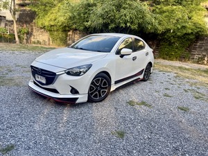 รถบ้าน รถมือสอง Mazda2 Sedan 1.3 SkyActiv-G High Connect เกียร์ Auto ปี 2016 โดย หญิงรถบ้าน รถมือสองขอนแก่น ราคาถูก ผ่อนสบาย
