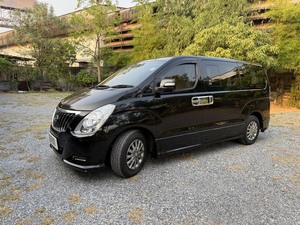 รถบ้าน รถมือสอง Hyundai H-1 2.5 Deluxe Van เกียร์ Auto ปี 2018  โดย หญิงรถบ้าน รถมือสองขอนแก่น ราคาถูก ผ่อนสบาย