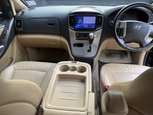 รถบ้าน รถมือสอง Hyundai H-1 2.5 Deluxe Van เกียร์ Auto ปี 2018  โดย หญิงรถบ้าน รถมือสองขอนแก่น ราคาถูก ผ่อนสบาย