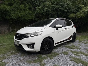 รถบ้าน รถมือสอง Honda Jazz 1.5 i-VTEC รุ่น SV เกียร์ Auto ปี 2015 โดย หญิงรถบ้าน รถมือสองขอนแก่น ราคาถูก ผ่อนสบาย