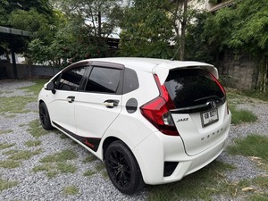 รถบ้าน รถมือสอง Honda Jazz 1.5 i-VTEC รุ่น SV เกียร์ Auto ปี 2015 โดย หญิงรถบ้าน รถมือสองขอนแก่น ราคาถูก ผ่อนสบาย