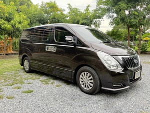 รถบ้าน รถมือสอง Hyundai H-1 2.5 Deluxe Van เกียร์ Auto ปี 2017 โดย หญิงรถบ้าน รถมือสองขอนแก่น ราคาถูก ผ่อนสบาย