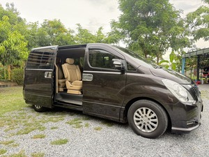รถบ้าน รถมือสอง Hyundai H-1 2.5 Deluxe Van เกียร์ Auto ปี 2017 โดย หญิงรถบ้าน รถมือสองขอนแก่น ราคาถูก ผ่อนสบาย