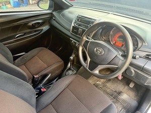รถบ้าน รถมือสอง Toyota Yaris 1.2 รุ่น J เกียร์ Auto ปี 2015 โดย หญิงรถบ้าน รถมือสองขอนแก่น ราคาถูก ผ่อนสบาย