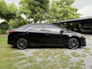 รถบ้าน รถมือสอง Toyota Corolla Altis 1.8 รุ่น S ESport เกียร์ Auto ปี 2015  โดย หญิงรถบ้าน รถมือสองขอนแก่น ราคาถูก ผ่อนสบาย