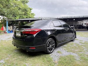 รถบ้าน รถมือสอง Toyota Corolla Altis 1.8 รุ่น S ESport เกียร์ Auto ปี 2015  โดย หญิงรถบ้าน รถมือสองขอนแก่น ราคาถูก ผ่อนสบาย