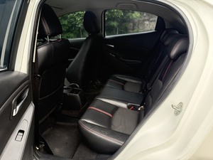 รถบ้าน รถมือสอง Mazda2 Hatchback 1.3 SkyActiv-G High Connect เกียร์ Auto ปี 2015 โดย หญิงรถบ้าน รถมือสองขอนแก่น ราคาถูก ผ่อนสบาย