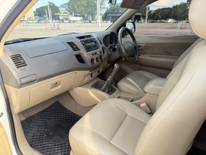 รถบ้าน รถมือสอง Toyota Hilux Vigo Smart CAB 2.5 รุ่น E  ปี 2010 โดย หญิงรถบ้าน รถมือสองขอนแก่น ราคาถูก ผ่อนสบาย