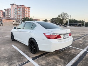 รถบ้าน รถมือสอง Honda Accord 2.0 i-VTEC รุ่น EL เกียร์ Auto ปี 2013  โดย หญิงรถบ้าน รถมือสองขอนแก่น ราคาถูก ผ่อนสบาย