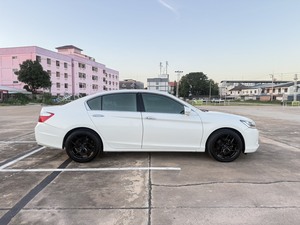รถบ้าน รถมือสอง Honda Accord 2.0 i-VTEC รุ่น EL เกียร์ Auto ปี 2013  โดย หญิงรถบ้าน รถมือสองขอนแก่น ราคาถูก ผ่อนสบาย