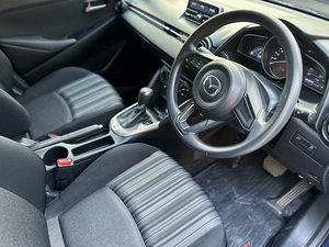 รถบ้าน รถมือสอง Mazda2 Sedan 1.3 SkyActiv-G เกียร์ Auto ปี 2017  โดย หญิงรถบ้าน รถมือสองขอนแก่น ราคาถูก ผ่อนสบาย