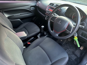 รถบ้าน รถมือสอง Mitsubishi Attrage 1.2 รุ่น GLX เกียร์ M/T ปี 2015 โดย หญิงรถบ้าน รถมือสองขอนแก่น ราคาถูก ผ่อนสบาย