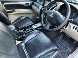 รถบ้าน รถมือสอง Mitsubishi Pajero Sports 2.5 VGT รุ่น GLS เกียร์ Auto 2WD ปี 2012 โดย หญิงรถบ้าน รถมือสองขอนแก่น ราคาถูก ผ่อนสบาย