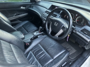 รถบ้าน รถมือสอง Honda Accord 2.0 i-VTEC รุ่น E เกียร์ Auto ปี 2010 โดย หญิงรถบ้าน รถมือสองขอนแก่น ราคาถูก ผ่อนสบาย
