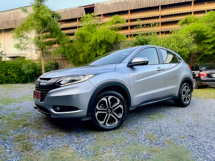 รถบ้าน รถมือสอง Honda HR-V 1.8 i-VTEC รุ่น E  ปี 2018 โดย หญิงรถบ้าน รถมือสองขอนแก่น ราคาถูก ผ่อนสบาย