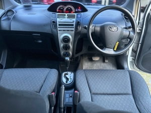 รถบ้าน รถมือสอง Toyota Yaris 1.5 รุ่น E เกียร์ Auto ปี 2010 โดย หญิงรถบ้าน รถมือสองขอนแก่น ราคาถูก ผ่อนสบาย